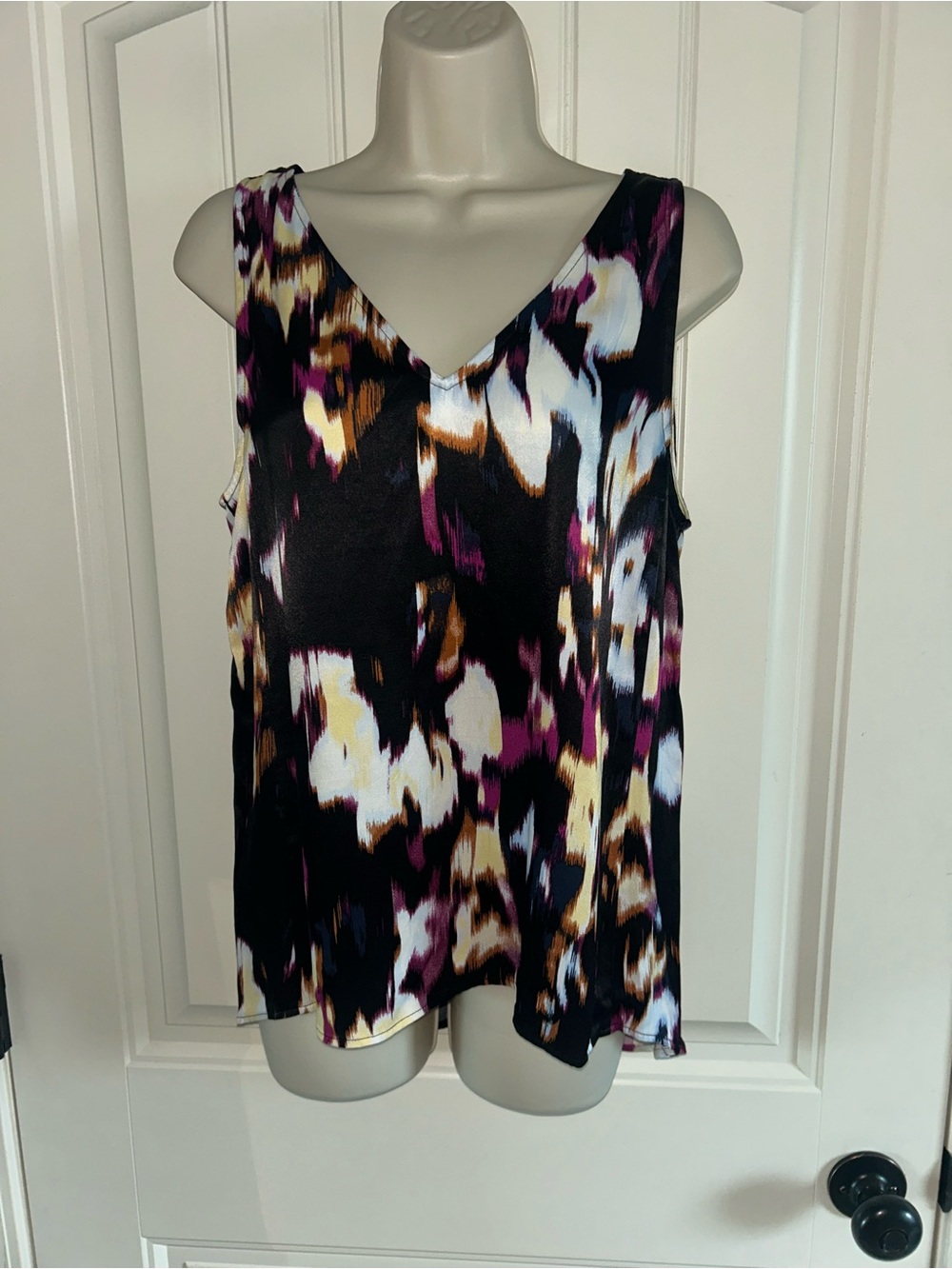 NEW Nordstrom Abstract Print V-Neck Sleeveless Top - Black, Purple & Gold Sz S